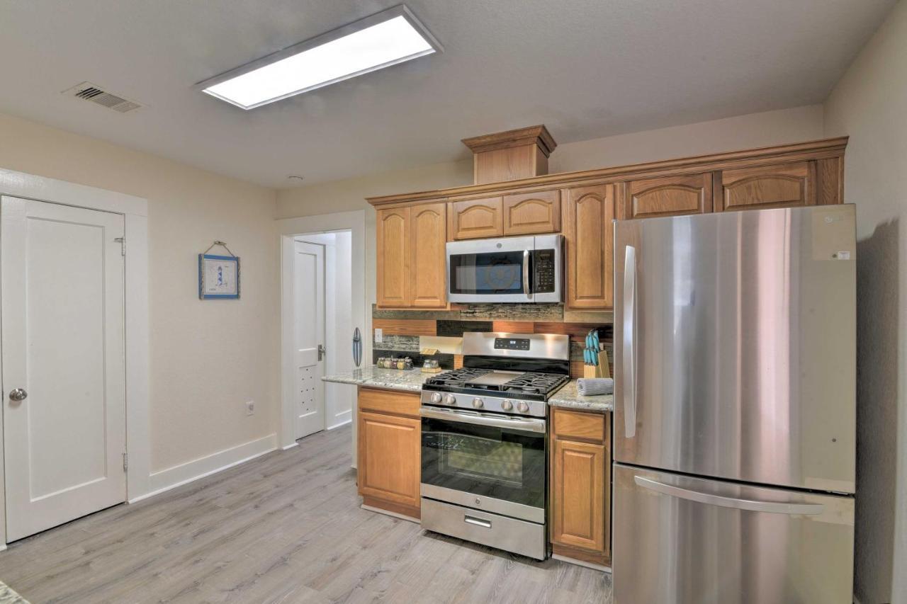 Bright Galveston Bungalow Half Mi To Pleasure Pier Εξωτερικό φωτογραφία